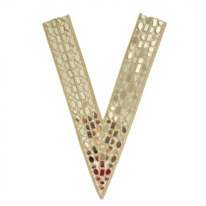 Applique en dentelle triangulaire 3D brodée sur mesure de haute qualité, à coudre, avec perles, pour vêtements et tissus - Product Image 1
