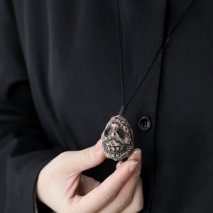 Mini Silbato Antiguo de Calavera con Cordón, Silbato Azteca Maya de Grito de Fantasma para Hacer Ruido en Halloween - Product Image 2