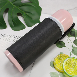 Fundas de cuero personalizadas para botellas de agua aisladas, fundas térmicas para botellas y fundas para vasos de bebidas cosidas a mano. - Product Image 4