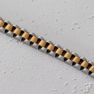 Vòng tay dây xích bản to bằng thép không gỉ mạ vàng 18k hai màu, kiểu dáng sang trọng nhẹ nhàng, kiểu dây Cuban - Product Image 4