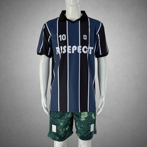 Camiseta de Fútbol Personalizada con Franjas, Tejido de Secado Rápido y Gestión de la Humedad para Partidos de Club - Product Image 1