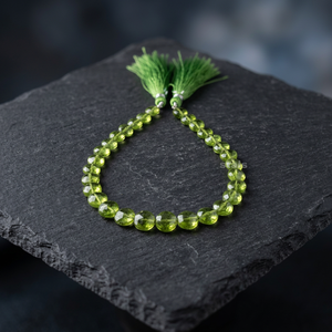 Proveedor de Cuentas de Cuarzo Peridoto Verde Facetadas en Forma de Moneda Briolette con Temática Religiosa Budista Tallada para Souvenirs - Product Image 2