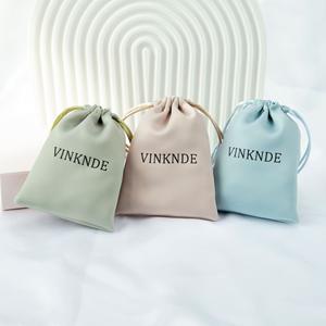 Pochette à bijoux personnalisée de luxe en daim anti-poussière et écologique avec logo pour la promotion - Product Image 2