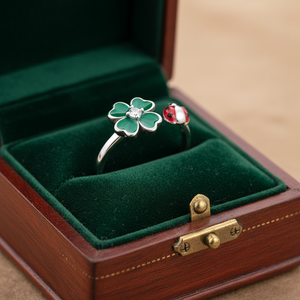 UMジュエリー 925スターリングシルバー エナメル加工 調節可能な婚約指輪 結婚指輪 高級リング ユニークなオープンリング 華奢な彫刻入りハンドジルコンクローバー - Product Image 4