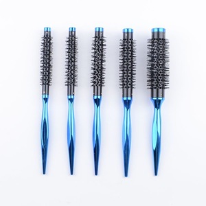 Mini brosses à rouleaux Quiff professionnelles avec <span class=keywords><strong>barbe</strong></span> ronde en ABS Paddle Curl Hair Petit peigne à poils en nylon pour le séchage par soufflage - Product Image 3