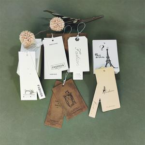 Etiquetas colgantes de lujo personalizadas con logotipo, etiquetas colgantes impresas en caliente para ropa, forma de rollo con borde cortado con láser - Product Image 2