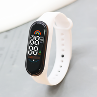 Montre numérique ovale créative 2026 en gros, vente chaude, montre LED étudiante sportive, étanche, à écran tactile