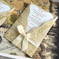 Carte d'invitation de mariage personnalisée avec feuille d'or, invitation de poche beige avec nœud en ruban de satin, suite d'invitation de mariage de luxe