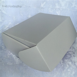 Blanco pequeño logotipo personalizado imprimir moq bajo <span class=keywords><strong>de</strong></span> cartón corrugado <span class=keywords><strong>de</strong></span> embalaje <span class=keywords><strong>de</strong></span> <span class=keywords><strong>ropa</strong></span> <span class=keywords><strong>de</strong></span> la caja <span class=keywords><strong>de</strong></span> envío <span class=keywords><strong>para</strong></span> <span class=keywords><strong>ropa</strong></span> - Product Image 6