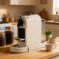 Machine à café blanche moderne avec finition en cuir pour la maison et le bureau
