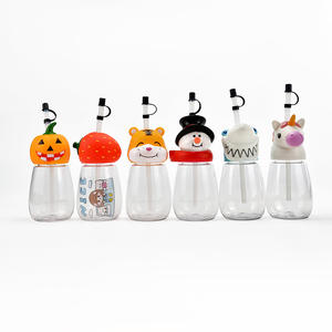 Cabeza de juguete de tiburón y fresa, vaso de plástico para batidos con tapa y paja, novedad de verano - Product Image 1