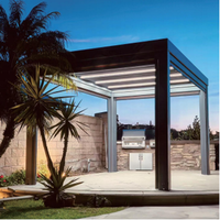 Pergola moderne motorisée en alliage d'aluminium avec persiennes réglables et étanches pour jardin et patio