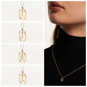 Collier pendentif en bambou plaqué or micro-incrusté de zircon, 26 lettres anglaises, tendance pour femme, style espagnol, <span class=keywords><strong>Europe</strong></span> et Amérique - Product Image 1