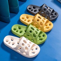 Pantoufles de maison pour hommes et femmes Chaussures de bain d'intérieur douces et confortables pour la douche