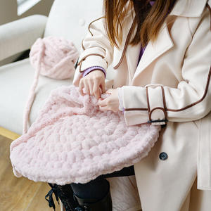 Coperta per Animali Domestici <span class=keywords><strong>in</strong></span> Filato Tinto 100% Poliestere Super Spesso Effetto Palla di Neve, Sciarpa, Cuscino a Strisce Ghiacciate - Product Image 4