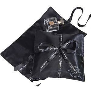 Pochette cadeau en satin noir avec ruban, logo personnalisé, emballage cosmétique en satin, enveloppe pour parfum - Product Image 3