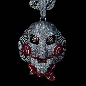 Colgante de Lujo con Incrustaciones de Diamantes de Imitación, Diseño de Personaje de Película de Terror Billy the Puppet, Joyería Hip Hop Brillante, Accesorios - Product Image 3