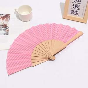 Abanico Plegable Personalizado para Boda, Abanico de Mano de Madera Colorido con Diseño Pintado, Recuerdo Artesanal de Bambú - Product Image 4