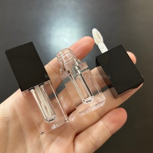 <span class=keywords><strong>Tube</strong></span> de gloss à lèvres carré noir mini de luxe ISMAN 1,5 ml avec pinceau en forme de cœur, conteneur vide en plastique ABS, vente en gros, logo personnalisé, en vrac - Product Image 3