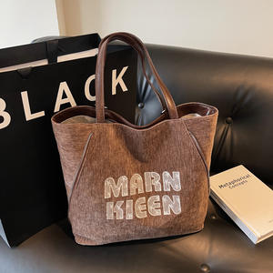 Sac fourre-tout en toile personnalisé et durable avec impression sur mesure pour les événements promotionnels et les courses quotidiennes - Product Image 3