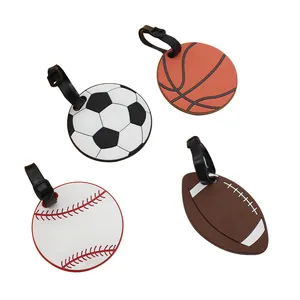फैक्टरी थोक फुटबॉल/बास्केटबॉल आकार बच्चों रबर कस्टम पीवीसी कार्टून सामान टैग