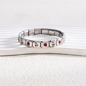 Ciondolo Italiano in Acciaio Inossidabile Placcato Oro 18K con Charm a Forma di Fragola e Ciliegia, Non si Ossida, per Bracciale Charm Italiano - Product Image 6