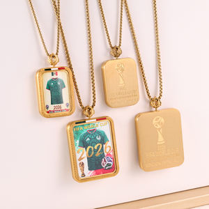 قلادة رجالية من الفولاذ المقاوم للصدأ بتصميم كرة القدم المكسيكية لكأس العالم 2026 - Product Image 1