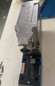 R901382313 4WRPEH6C3B24L-3X/M/24A1 Válvula Direccional Proporcional Hidráulica de Acción Directa con Retroalimentación Eléctrica - Product Image 2