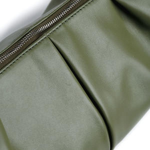 Borsa da Viaggio Verde Scuro Portatile, Spessa, alla Moda, Unisex, con Logo Personalizzato, Tasca Frontale Cargo, Borsone per Vacanze e Weekend - Product Image 4