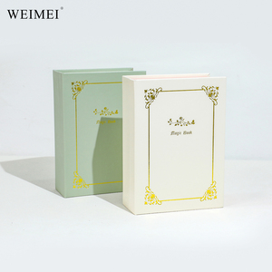 Caja de Joyería Magnética WEIMEI Estilo Libro Mágico, Forro de Gamuza Verde y Rosa para Organizar Anillos y Aretes - Product Image 3