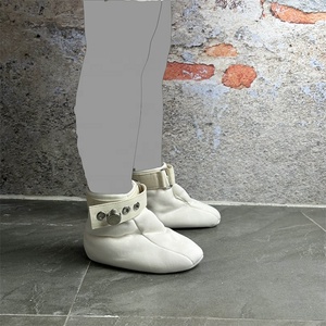 รองเท้าบู้ทบุนวมสำหรับผู้ลี้ภัย, รองเท้าบู้ทบุนุ่มสำหรับผู้ป่วยที่เป็นสถาบันทาส - Product Image 3