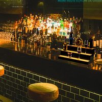 Étagère à bouteilles de liqueur éclairée par LED moderne à 3 niveaux, étagères lumineuses pour bar à domicile à 3 étages
