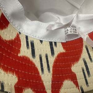 Nouveau Chapeau de Pêcheur en Coton Entièrement Imprimé et Brodé, Réversible, avec Logo Personnalisé, Collection 2025 – Tendance Designer - Product Image 4