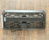 Grilles de voiture Grille avant avec lumière sans lettre pour Triton L200 2024