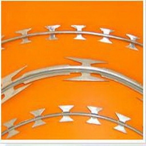 <span class=keywords><strong>Fil</strong></span> <span class=keywords><strong>barbelé</strong></span> concertina galvanisé à prix d'usine en gros pour la protection - Product Image 4