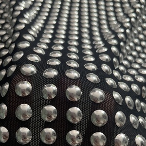 Píldora de aluminio plateado de nuevo diseño pegada a tela de malla eléctrica para vestidos de alta moda para mujeres - Product Image 5