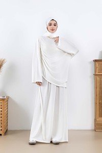 Ensemble 2 pièces pour femmes musulmanes modestes haut <span class=keywords><strong>tunique</strong></span> froncé à cordon et jupe trapèze personnalisable - Product Image 4