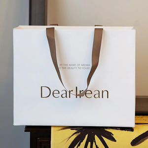 Bolsa de regalo de compras de papel artesanal de diseño personalizado de alta gama para ropa, cosméticos, zapatos - Product Image 2