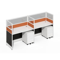 Poste de travail en L pour 2 à 4 personnes, bureau multi-personnes avec cloison et rangement, design d'entreprise moderne
