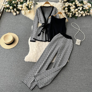 2023 con stampa Casual giacca a scialle da <span class=keywords><strong>donna</strong></span> + <span class=keywords><strong>camicia</strong></span> con scollatura a V + pantaloni larghi tre pezzi - Product Image 2