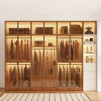 Armoire de présentation moderne en verre, placard autoportant du sol au plafond avec éclairage LED, dressing de luxe pour vêtements