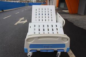 Équipement <span class=keywords><strong>médical</strong></span> confortable quatre manivelle 5 chirurgie manuelle <span class=keywords><strong>de</strong></span> lit patient <span class=keywords><strong>de</strong></span> fonction - Product Image 4