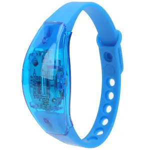 Pulsera LED ajustable personalizada para correr de noche 2024, pulsera intermitente de silicona iluminada para fiesta azul