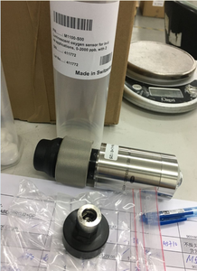 Sensor de Oxígeno Luminiscente M1100-S00 0-2000 ppb Fabricado en Suiza, Cilindro Metálico con Conector Negro - Product Image 1