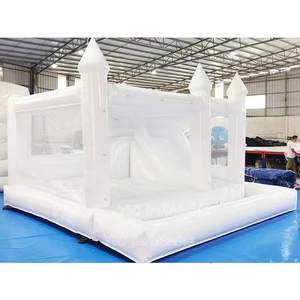 Château gonflable blanc pour mariage avec toboggan et piscine à balles pour location événementielle - Product Image 3