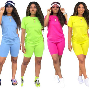 Conjunto de Camiseta y Pantalones Cortos Casuales de Alta Calidad para Mujer Yuhong, Coloridos, Lisos, <span class=keywords><strong>con</strong></span> Logotipo Personalizado Impreso, Tejido de Punto, <span class=keywords><strong>Traje</strong></span> de Dos Piezas Minimalista - Product Image 2