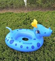 Équipement de jeux aquatiques d'été en plastique PVC Animaux Canard jaune Girafe Chien rouge Enfants Anneau de natation gonflable avec poignées pour la natation
