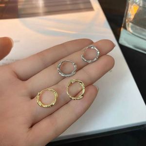 Pendientes Pequeños de Plata de Ley con Baño de Rodio, Tipo Huggie, para Mujer, Ideales para Fiestas y Regalos - Product Image 2