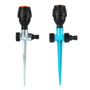 Aspersor de rotación automática de plástico con engranaje de 360 grados para riego de césped y jardín - Product Image 4