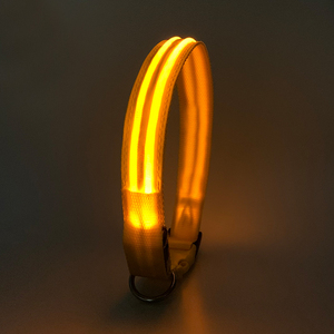 Collar LED Recargable USB para Perros, Superventas 2025, con Luces Intermitentes Multimodo, Diseño Simple a Rayas de Poliéster y <span class=keywords><strong>TPU</strong></span> - Product Image 2